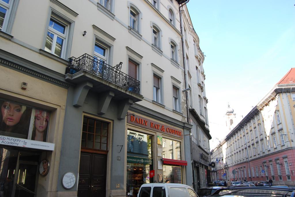 Happy Hostel Budapest Extérieur photo