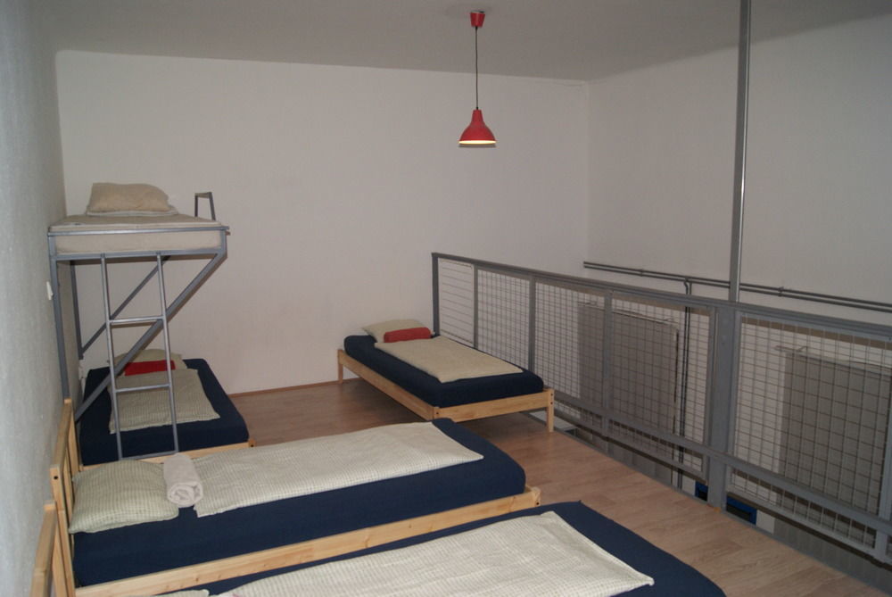 Happy Hostel Budapest Extérieur photo