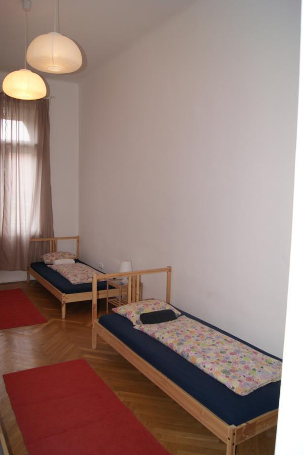Happy Hostel Budapest Extérieur photo