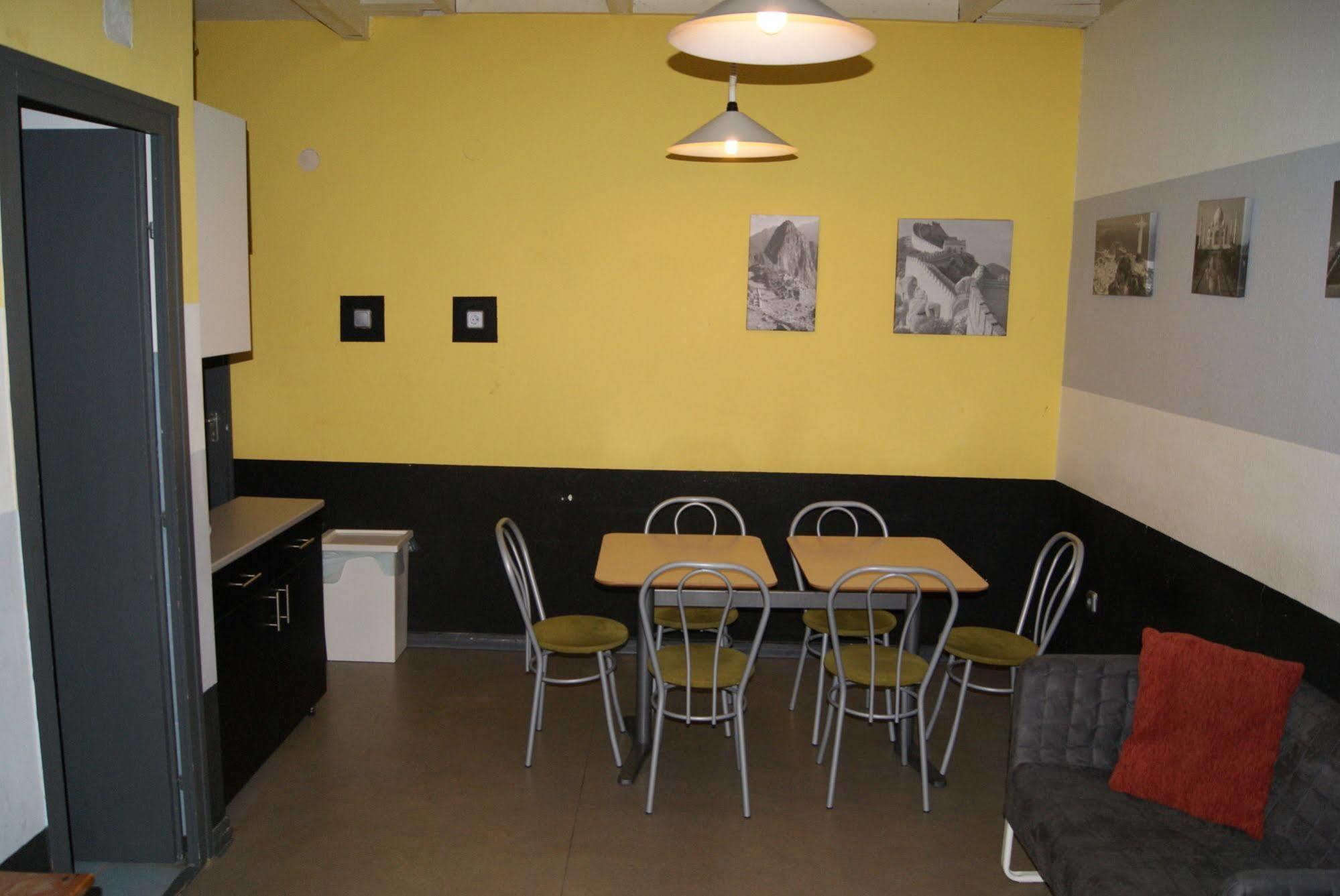 Happy Hostel Budapest Extérieur photo