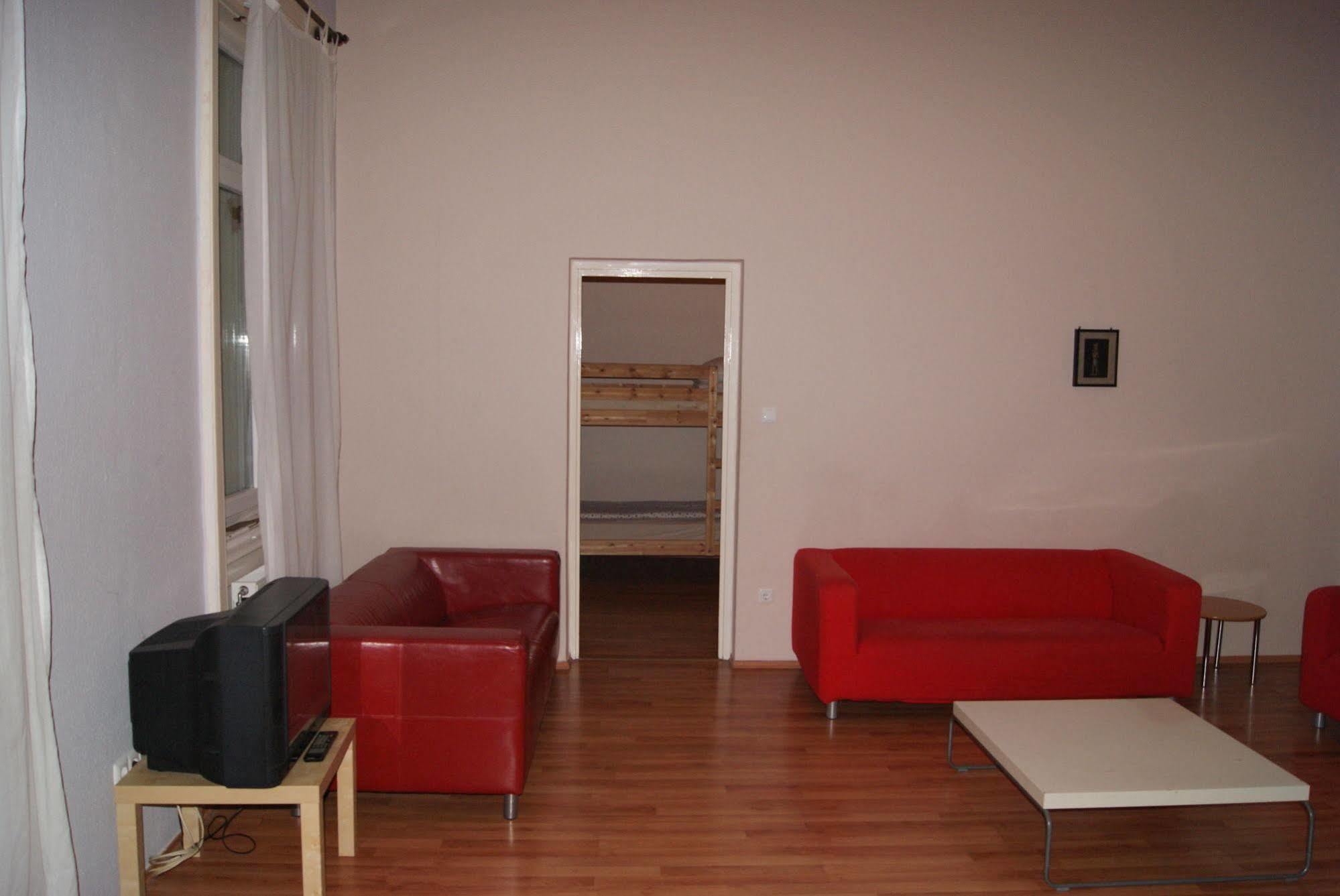 Happy Hostel Budapest Extérieur photo